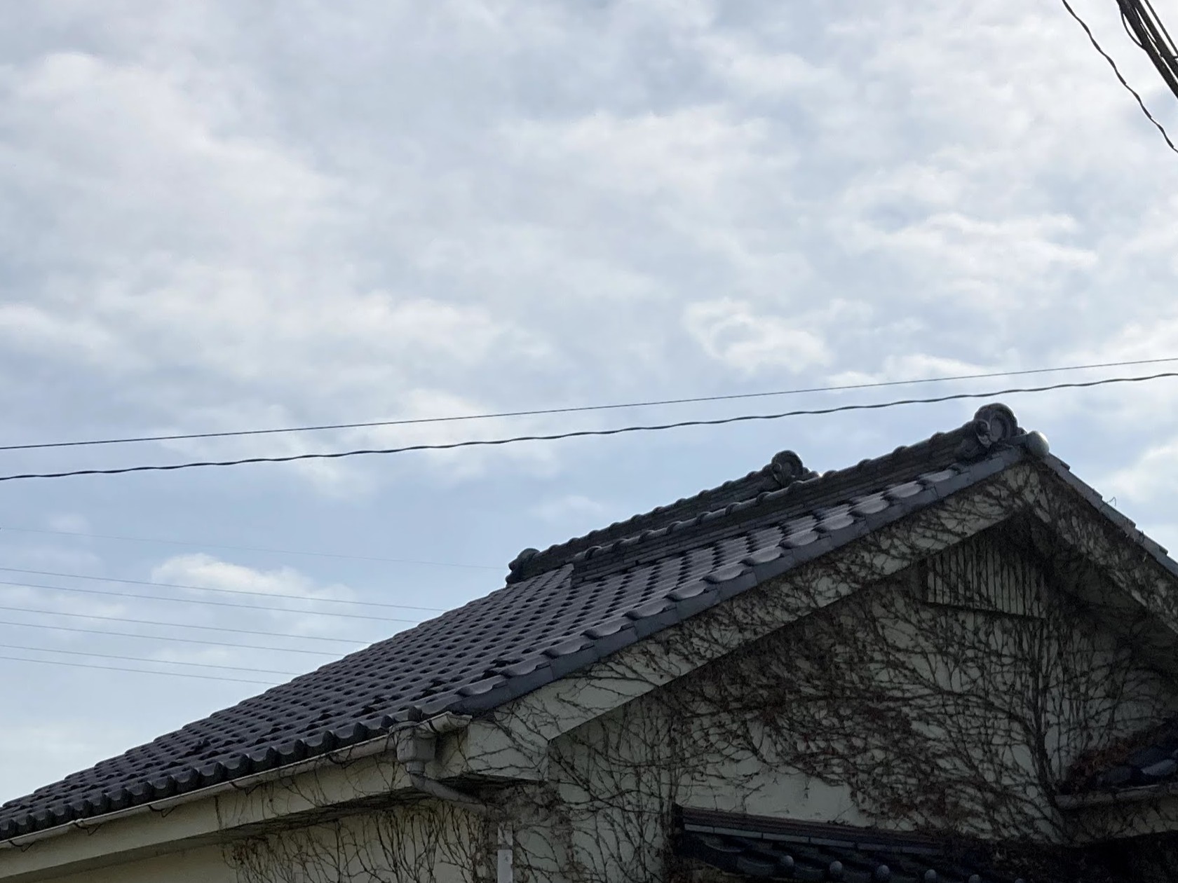 空き家屋根上アンテナの撤去工事_施工前