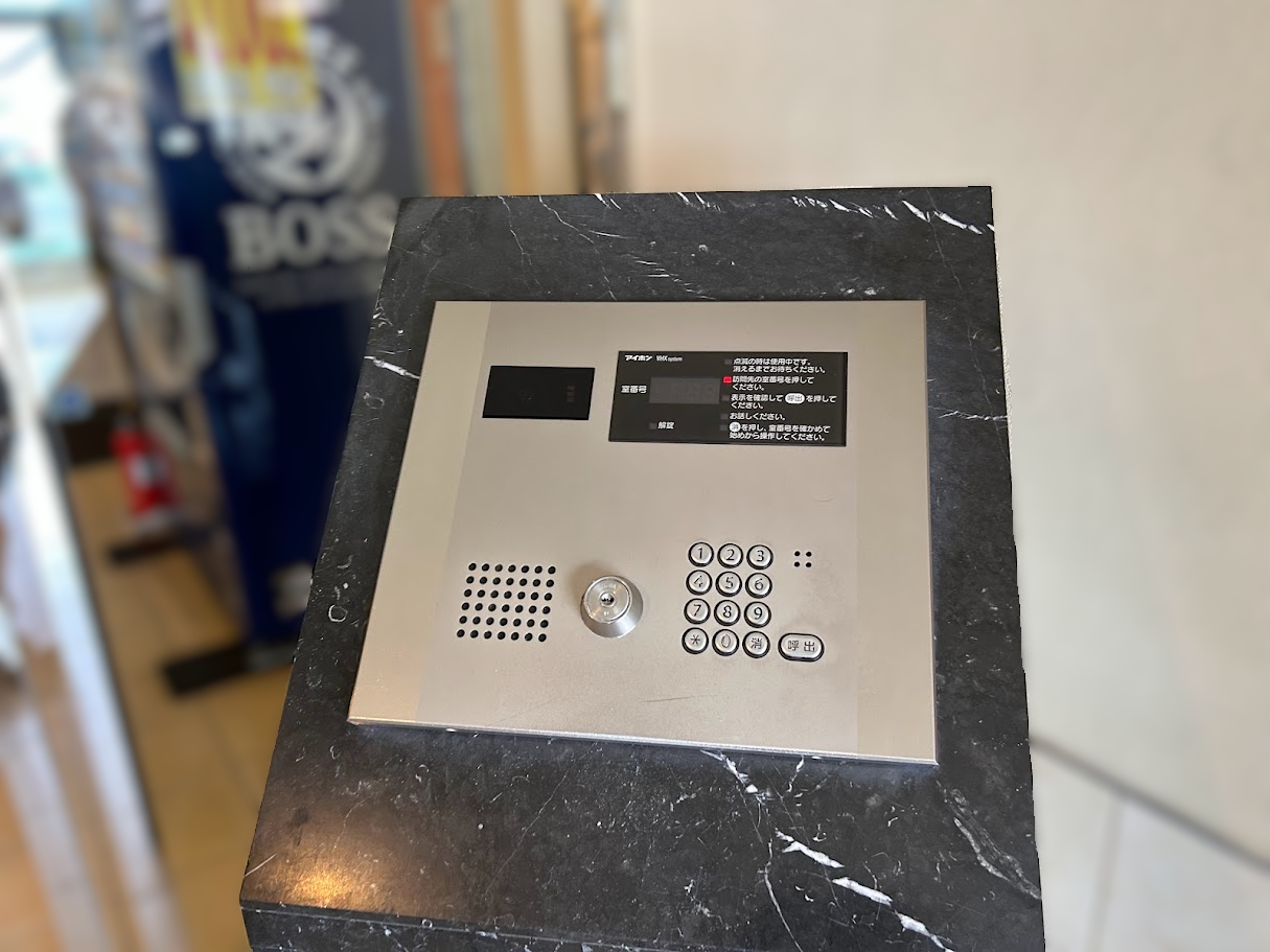 マンションインターホン交換工事（46室）ロビー_施工前