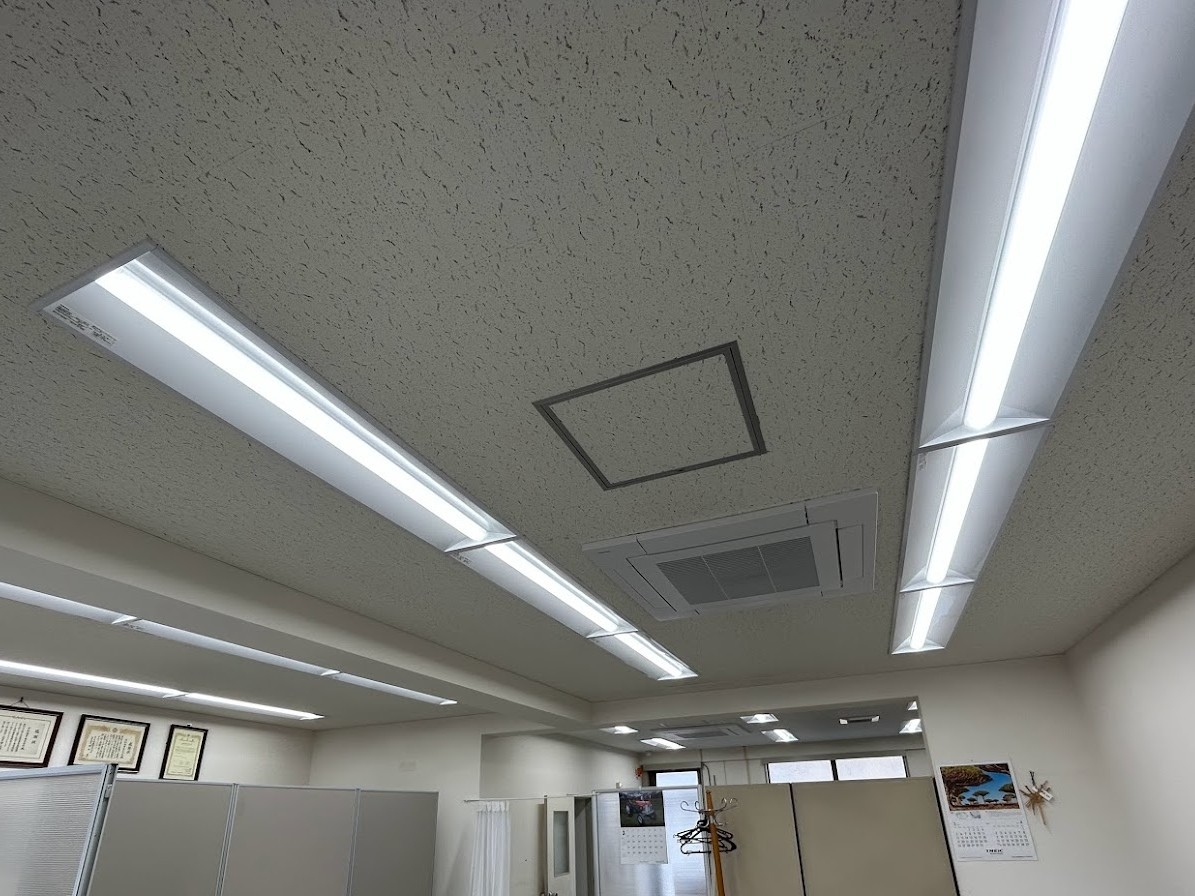 オフィス照明LED化工事_施工前