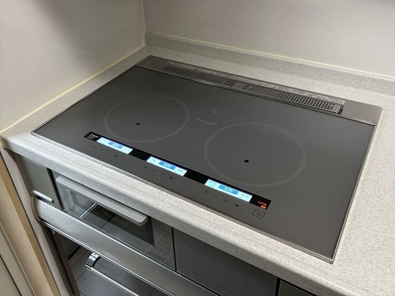 戸建て住宅 3口→2口 IHクッキングヒーター交換工事_施工事例2